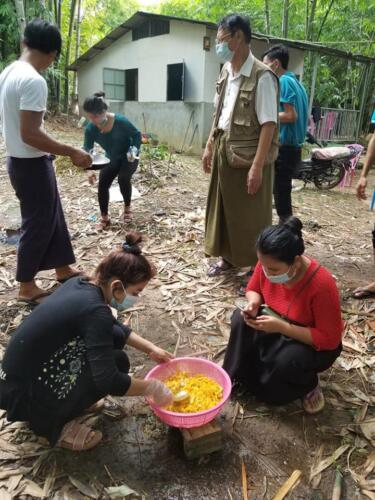 မျှစ်သန့်စင်နေစဉ်။